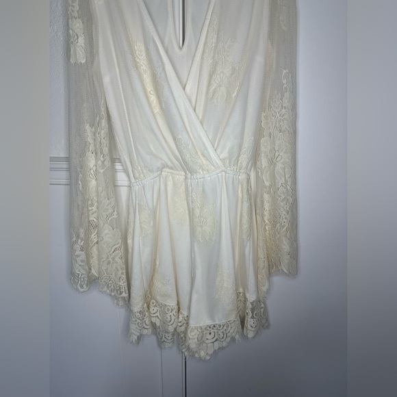 Show me your mumu bridal romper size S - Picture 6 of 8
